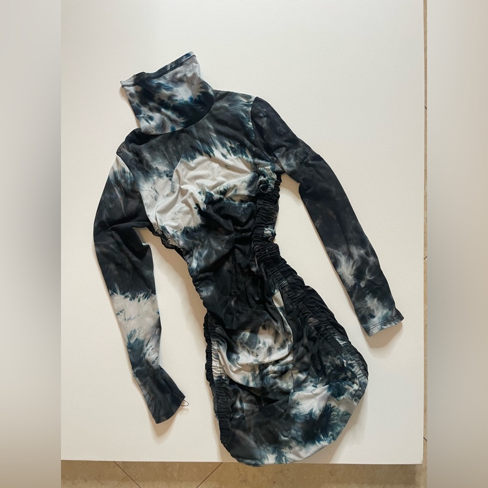 Fashion nova long sleeve soft turtle neck ruched the dye sides dress